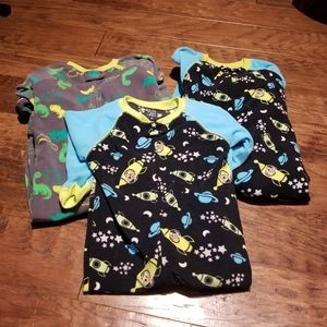 3 Carter's pajamas boy's 3t